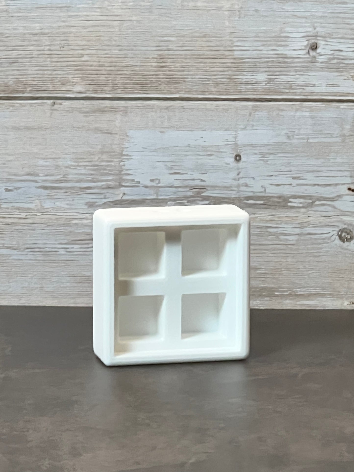 White Fidgets